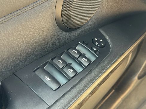 Used 2009 BMW 328i Convertible image 37