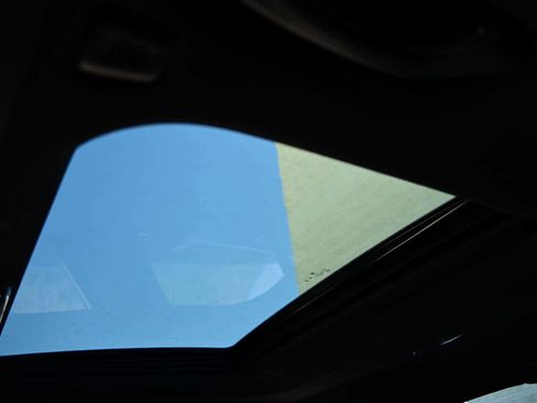 Used 2025 BMW 330i xDrive Sedan w/ Premium Package image 22