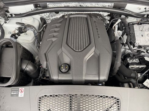 Certified 2025 Porsche Macan image 27