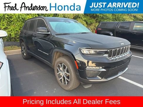 Used 2025 Jeep Grand Cherokee Limited RWD image 1