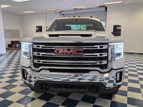 Used 2022 GMC Sierra 2500 SLE w/ SLE Value Package; AWD/4WD image 2