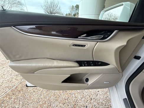 Certified 2017 Cadillac XTS Luxury image 21