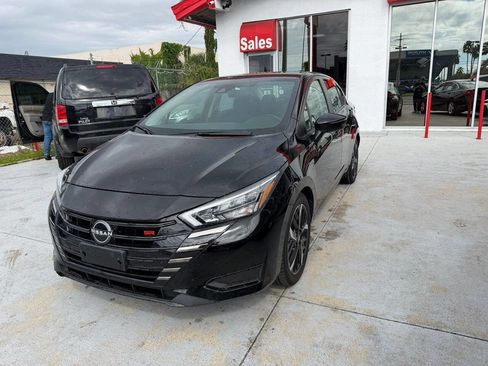 Used 2024 Nissan Versa SR image 4