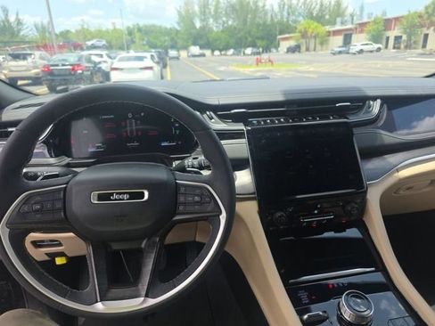 Used 2022 Jeep Grand Cherokee Limited 4xe AWD/4WD image 8