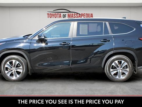 Used 2023 Toyota Highlander XLE AWD/4WD image 29