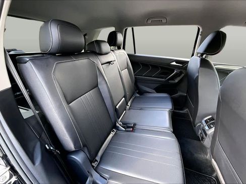 Used 2024 Volkswagen Tiguan SE FWD image 20