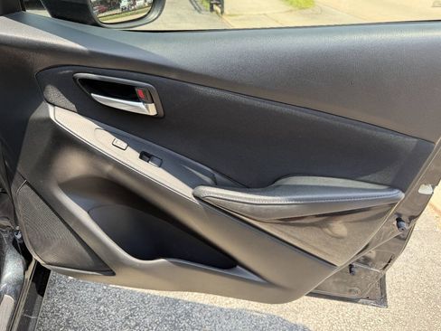 Used 2017 Toyota Yaris iA FWD image 16