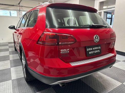 Used 2017 Volkswagen Golf Alltrack SEL image 12