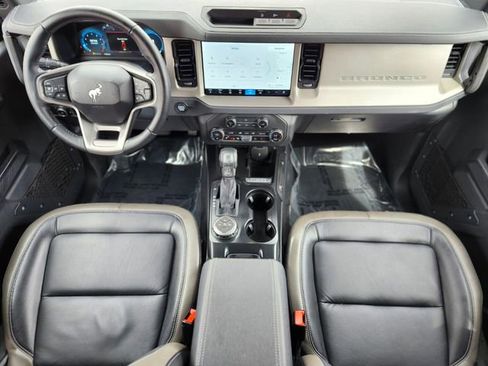 Used 2025 Ford Bronco Outer Banks image 12