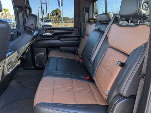 Used 2024 Chevrolet Silverado 2500 High Country w/ High Country Premium Package image 15