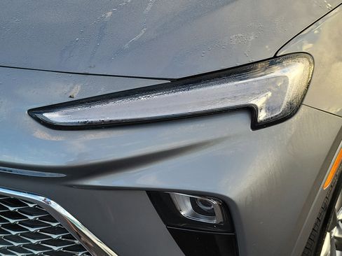 Used 2024 Buick Encore GX Avenir image 9