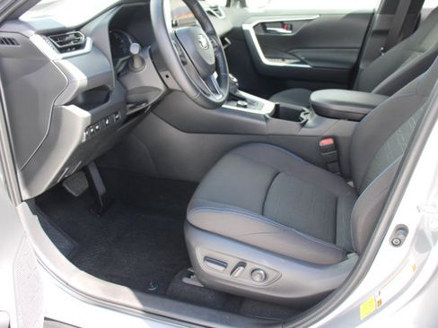 Certified 2025 Toyota RAV4 SE w/ Convenience Package image 11