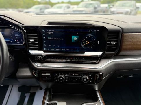 Used 2023 Chevrolet Silverado 1500 High Country w/ High Country Premium Package image 11