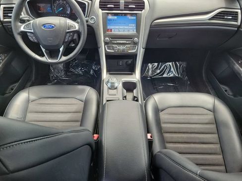 Used 2017 Ford Fusion SE w/ Equipment Group 201A AWD/4WD image 13