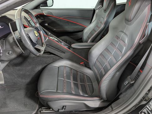 Used 2022 Ferrari Roma image 5