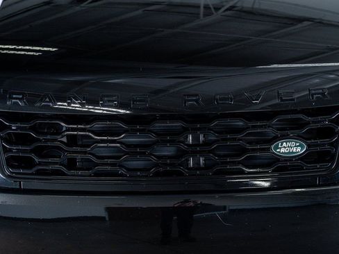 Used 2019 Land Rover Range Rover Sport HST image 16