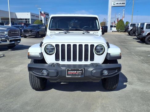 Used 2019 Jeep Wrangler Unlimited Sahara image 5