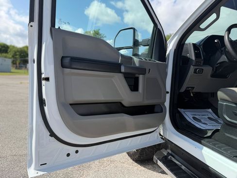 Used 2022 Ford F250 XLT w/ XLT Premium Package AWD/4WD image 9