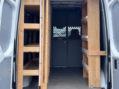 Used 2020 Mercedes-Benz Sprinter 2500 image 21