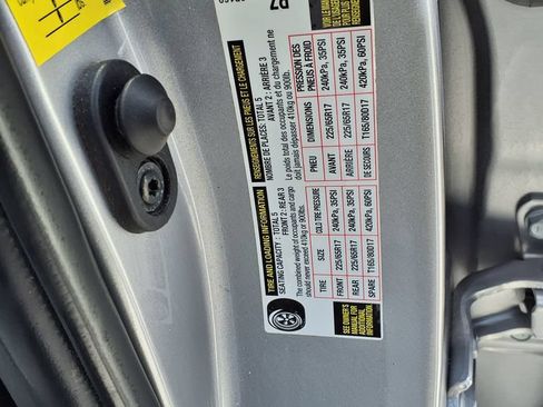 Used 2021 Toyota RAV4 LE w/ Carpet Mat Package (TMS) FWD image 32