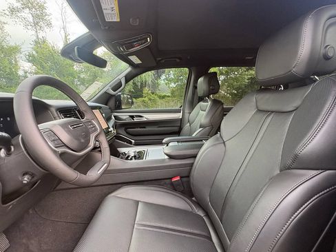 New 2026 Jeep Compass Latitude AWD/4WD image 9