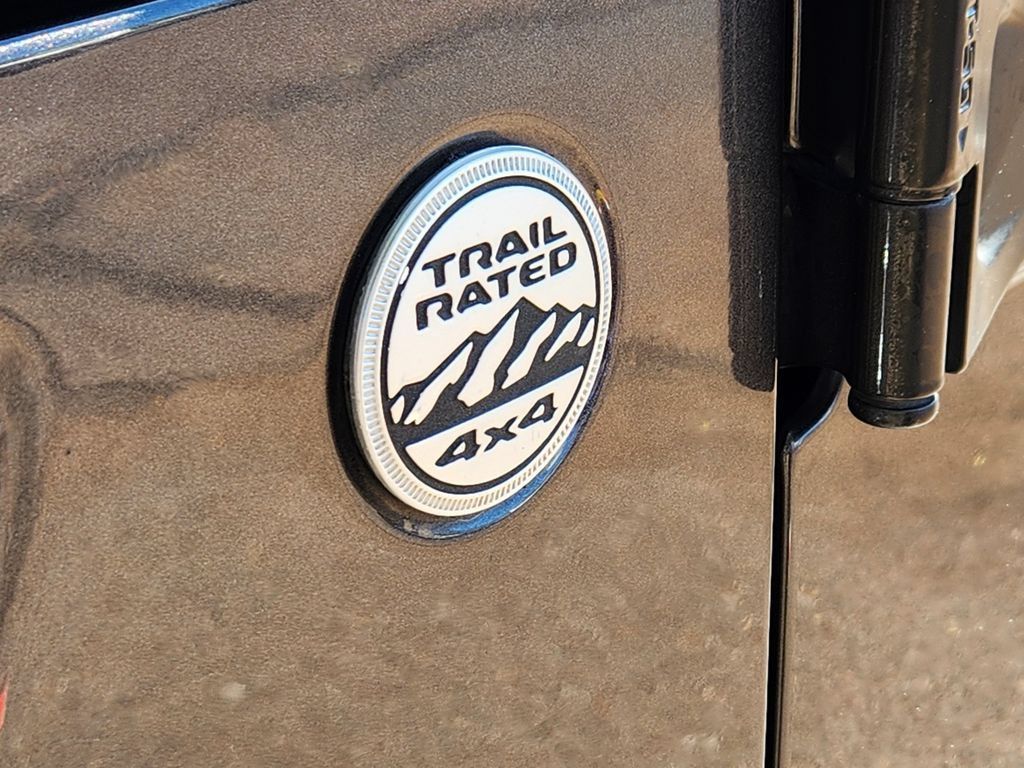 Used 2020 Jeep Wrangler Unlimited Sahara AWD/4WD image 31