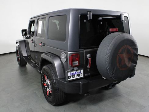 Used 2017 Jeep Wrangler Unlimited Sahara w/ Max Tow Package AWD/4WD image 3