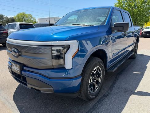 Used 2022 Ford F150 Lightning XLT AWD/4WD image 4