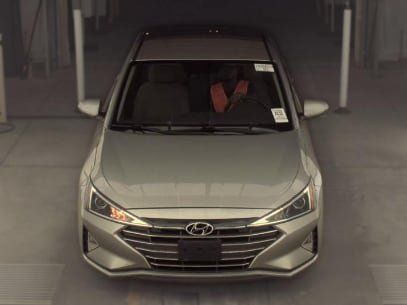 Used 2020 Hyundai Elantra SE FWD image 2