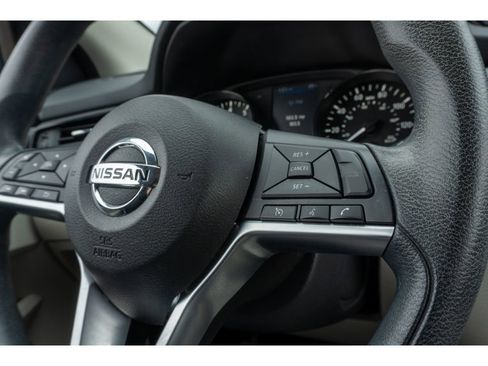 Used 2020 Nissan Rogue Sport SV image 24