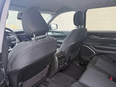 Used 2021 Jeep Grand Cherokee L Laredo w/ Luxury Tech Group I AWD/4WD image 24