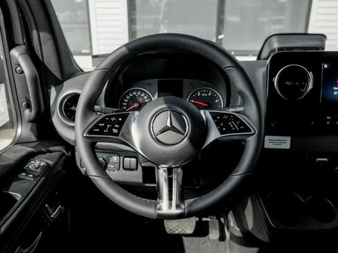 New 2025 Mercedes-Benz Sprinter 2500 image 18