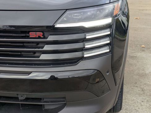 Certified 2025 Nissan Kicks SR image 34