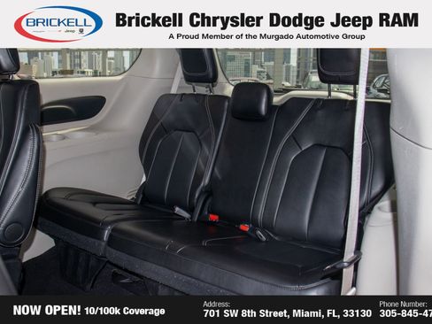 Used 2024 Chrysler Pacifica Touring-L image 18