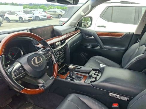 Used 2017 Lexus LX 570 4WD w/ Luxury Package image 13