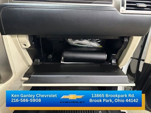 Used 2021 Lexus GX 460 Premium w/ Premium Package AWD/4WD image 29
