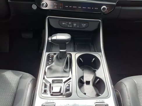Used 2025 Kia Carnival SX Prestige FWD image 23