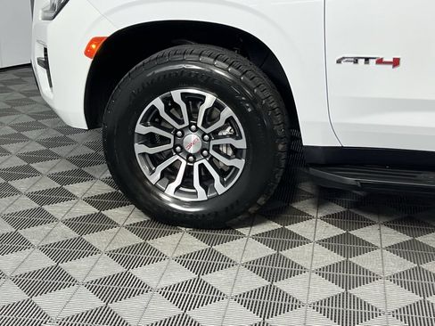 Used 2023 GMC Yukon AT4 image 10