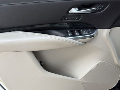 Used 2022 Cadillac XT4 Premium Luxury w/ Driver Awareness Package FWD image 13