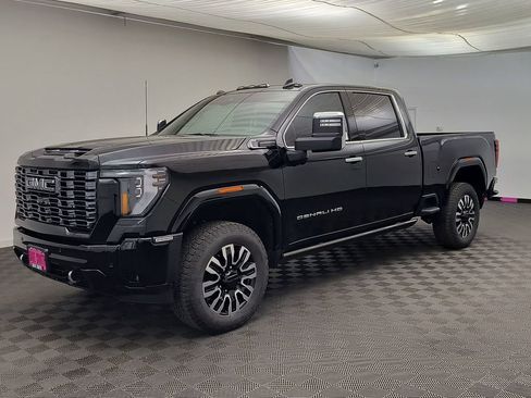 Used 2025 GMC Sierra 2500 Denali Ultimate AWD/4WD image 1