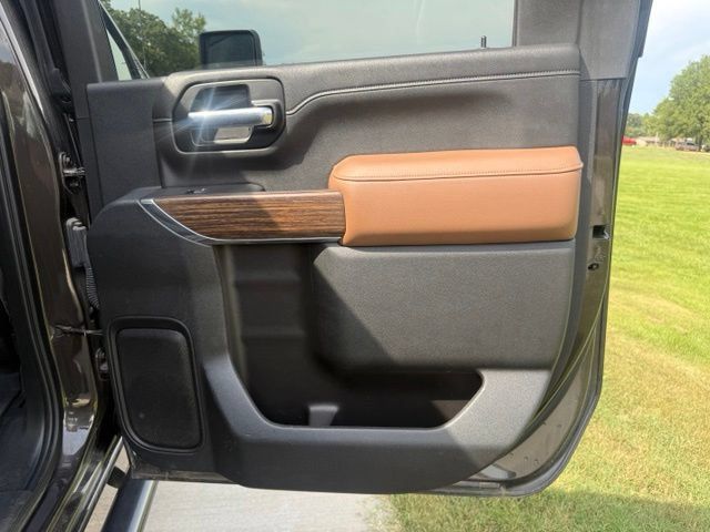 Used 2021 Chevrolet Silverado 2500 High Country w/ Technology Package AWD/4WD image 14