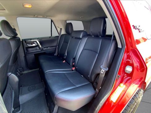 Used 2022 Toyota 4Runner TRD Off-Road Premium AWD/4WD image 21