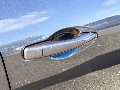 Used 2022 Nissan Versa SV w/ Trunk Package image 13