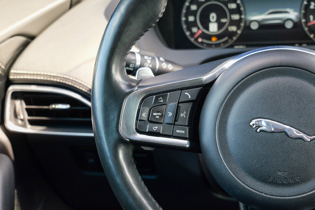 Used 2019 Jaguar F-PACE R-Sport AWD/4WD image 45