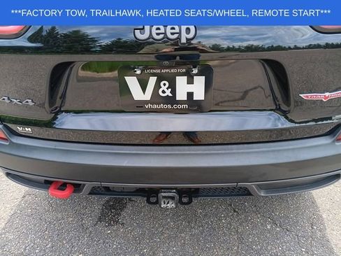 Used 2022 Jeep Cherokee Trailhawk w/ Trailer Tow Group AWD/4WD image 2