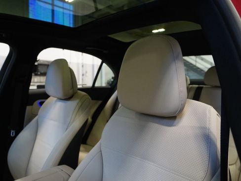 Used 2025 Mercedes-Benz C 300 4MATIC Sedan image 13