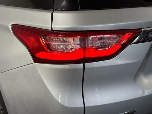 Used 2021 Chevrolet Traverse LT w/ LT Premium Package image 36