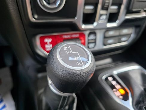 Used 2024 Jeep Gladiator Rubicon w/ Technology Group image 26