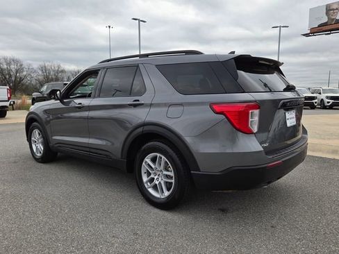 Used 2023 Ford Explorer XLT image 8