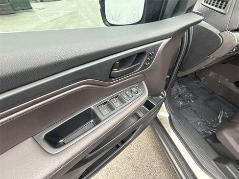 Used 2023 Honda Odyssey EX-L image 13